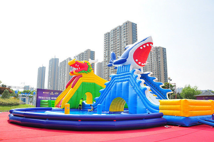 Grande piscine gonflables piscine à eau gonflable nage avec toboggan gonflable toboggan commercial pour enfants et adultes