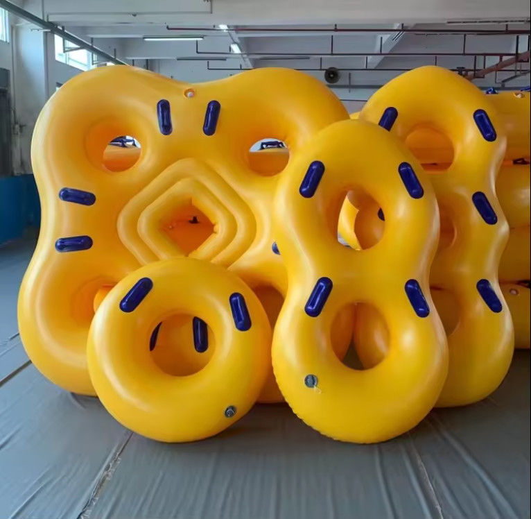 Durabilité élevée accessoires gonflables de parc aquatique couleur personnalisée